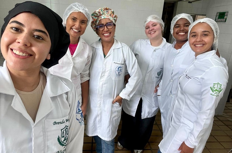 Alunos de Nutrição visitam Planta de Leite do IFRJ 